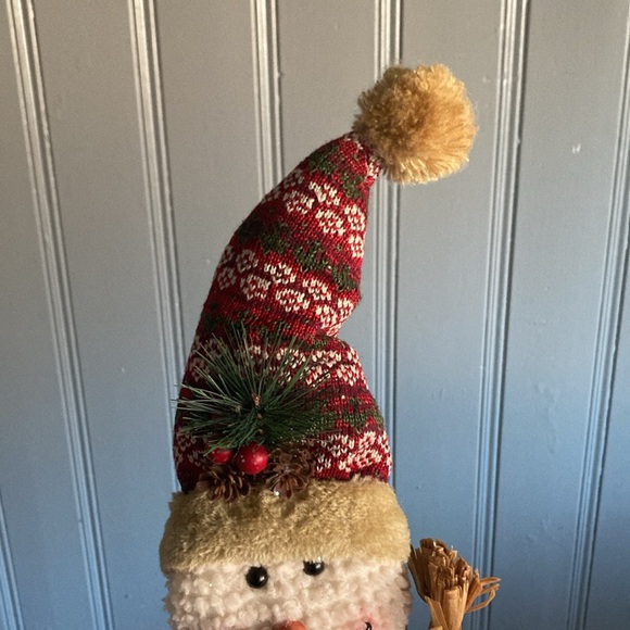 NWT- 19” Standing Snowman ⛄️ Holiday Greeter Decoration Holding Broom 🧹 Adj.Hat - Picture 4 of 17